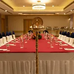 Hotel Deep Clarks Inn Lucknow