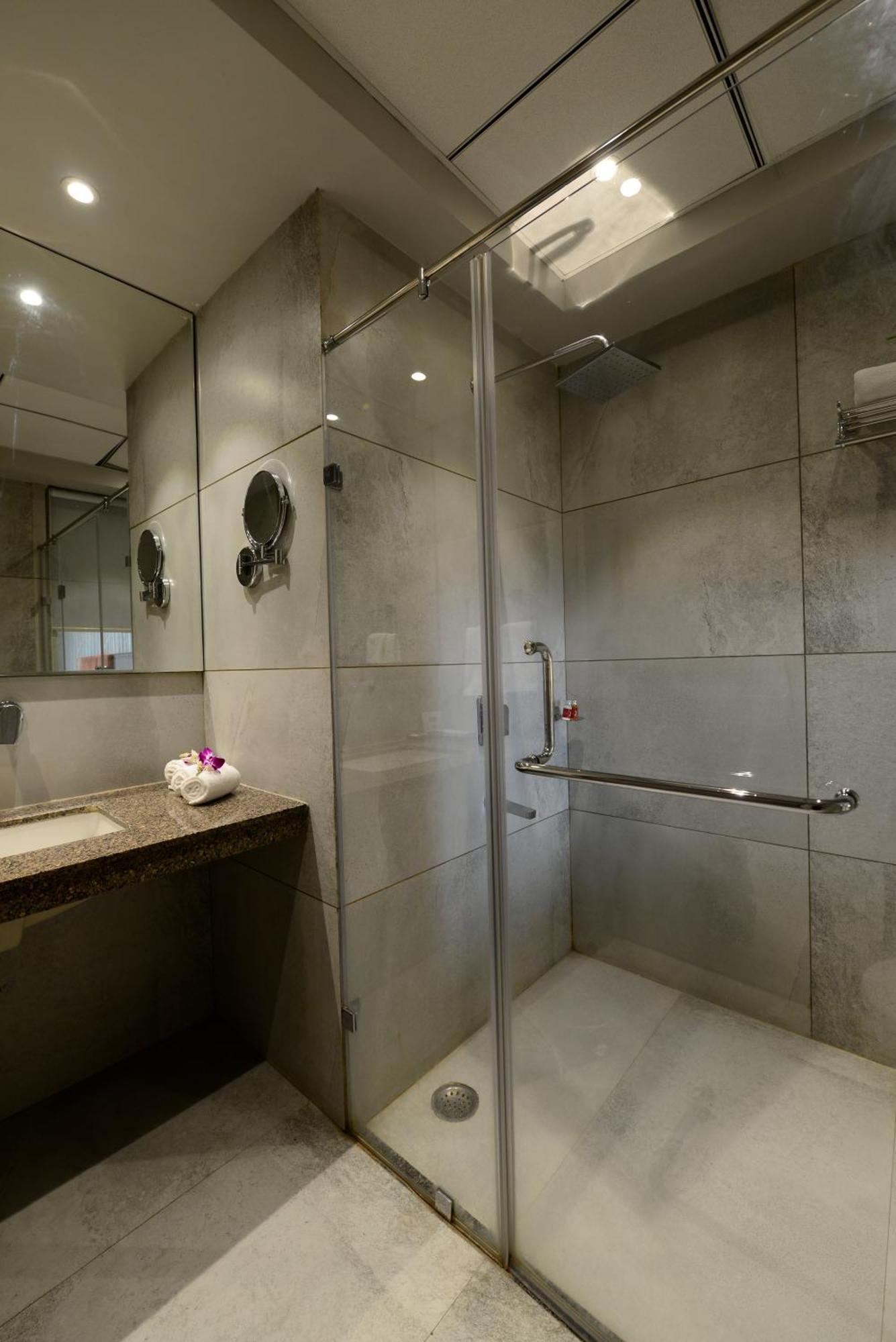 Hotel Deep Clarks 3*