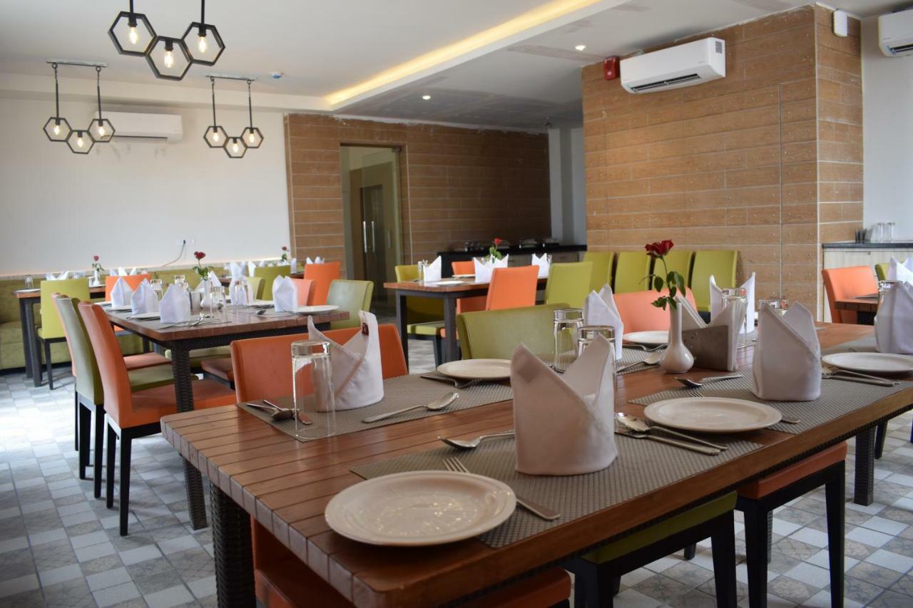 Hotel Deep Clarks 3*