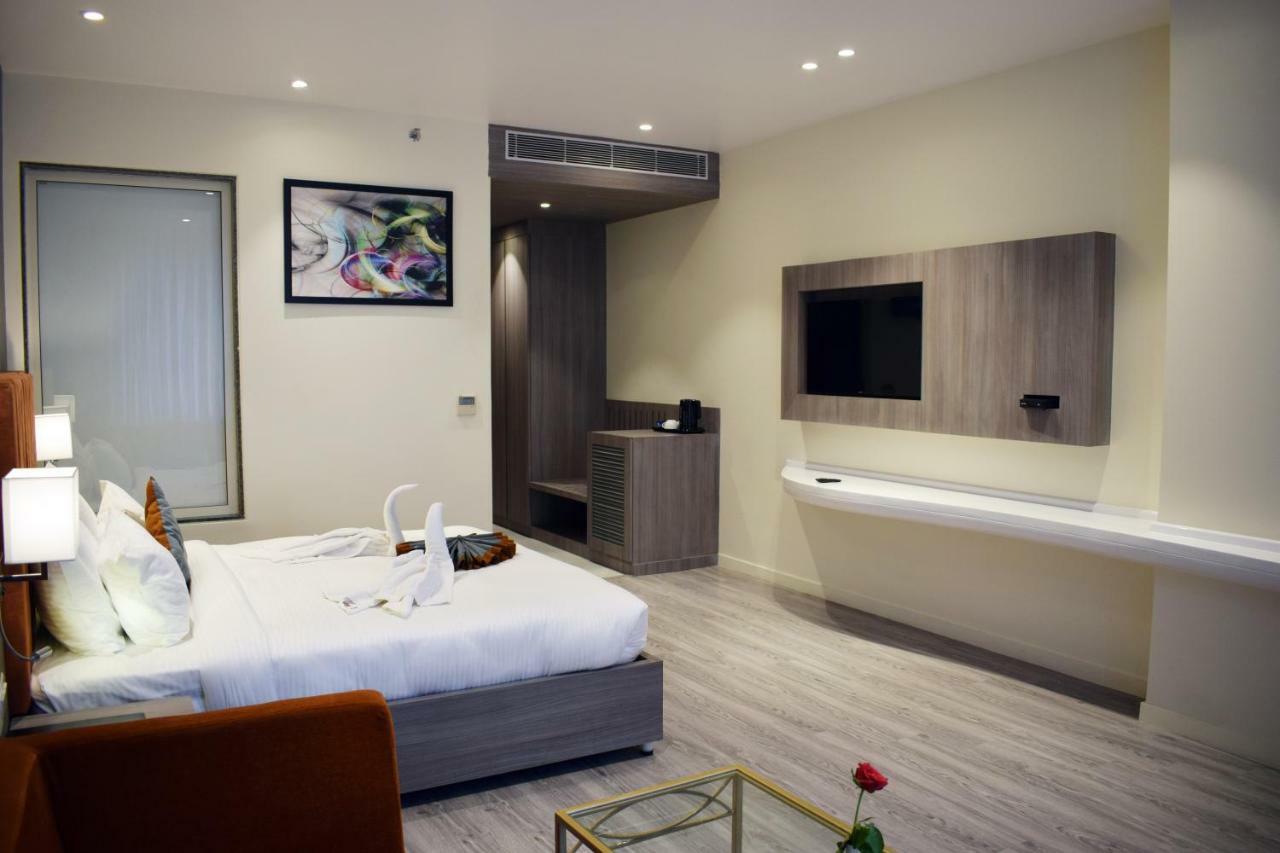 Hotel Deep Clarks